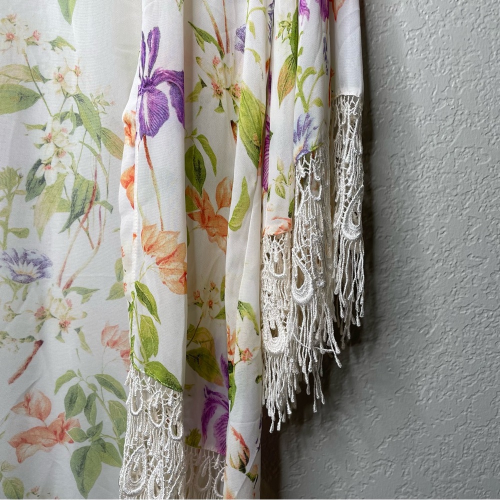 Show Me Your Mumu Metzler Kimono in Flower Press Floral Pattern Embroidered Trim - Picture 10 of 16
